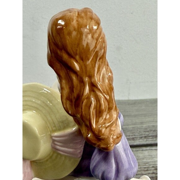 Coalport Sentiments "Picked Especially for You" Bone China Lady Figurine 2005 - Picture 16 of 17